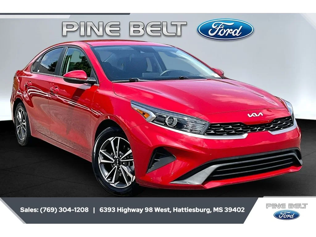Used 2022 Currant Red Kia LXS image 1