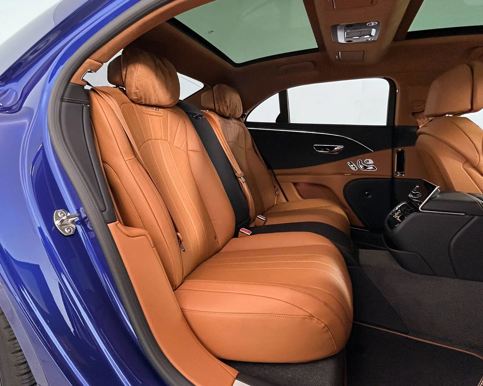 Certified Used 2024 Blue Bentley V8 image 31