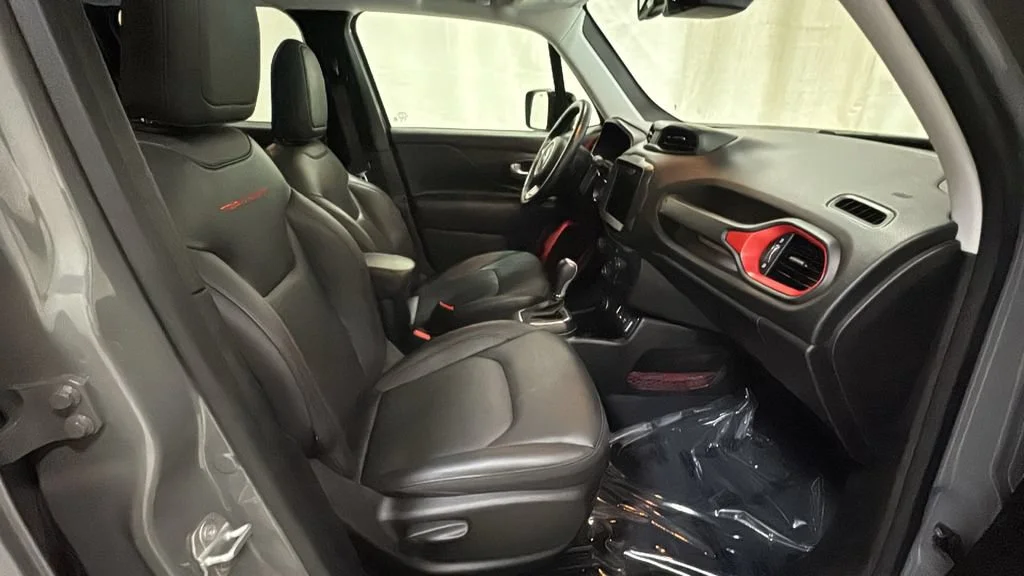 Used 2023 Gray Jeep Trailhawk 4x4 image 8