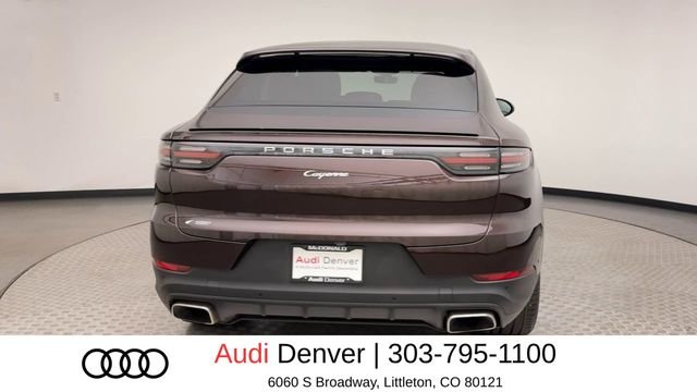 Used 2023  Porsche Base image 3