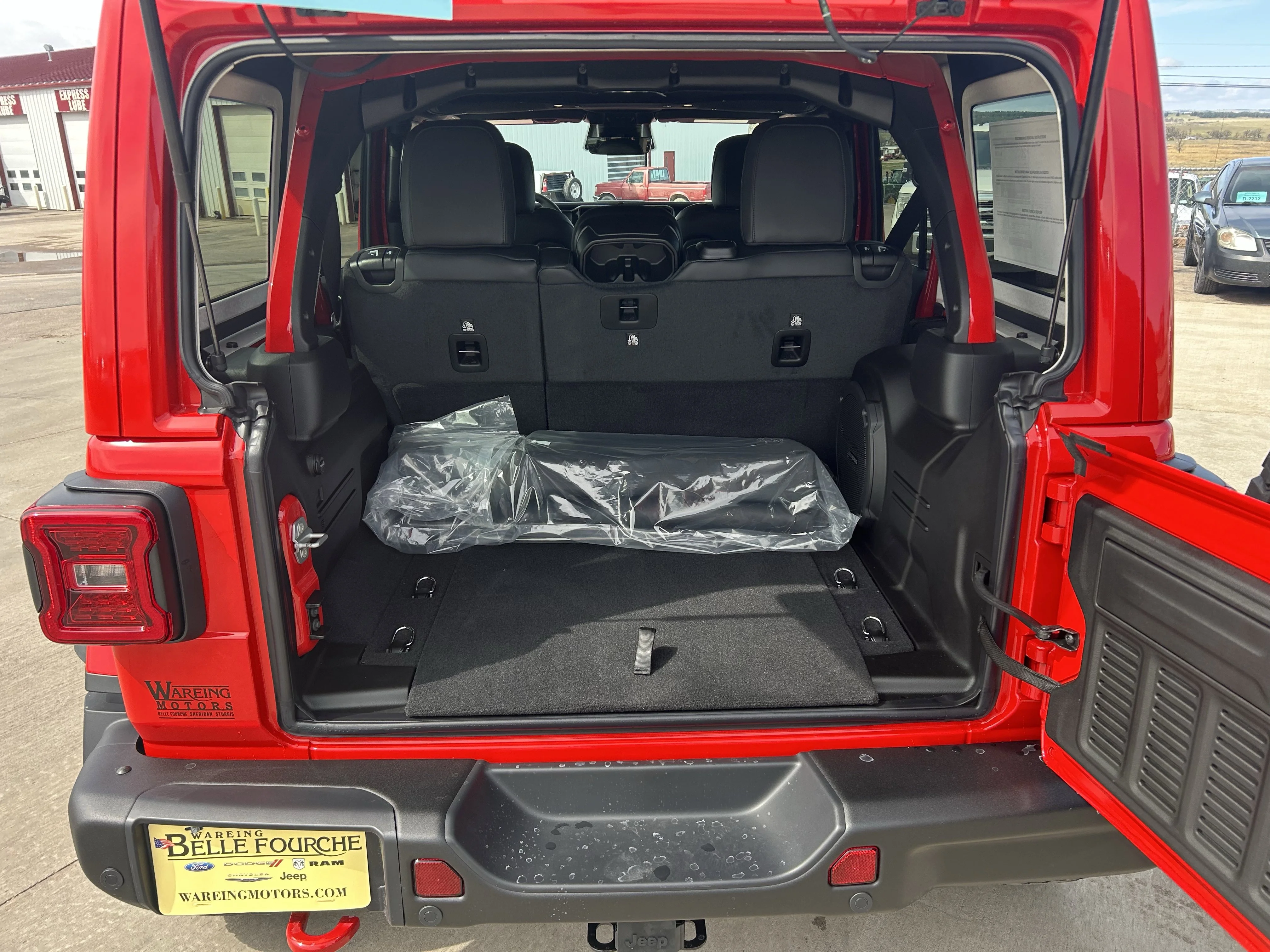 New 2026 Firecracker Red Clear-Coat Exterior Paint Jeep Rubicon X image 6