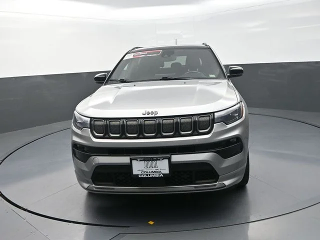 Used 2022 Silver Jeep Limited image 4