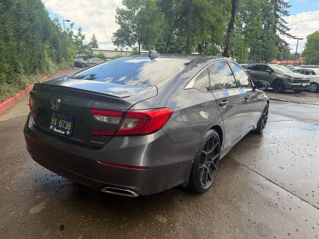 Used 2018  Honda Sport image 4
