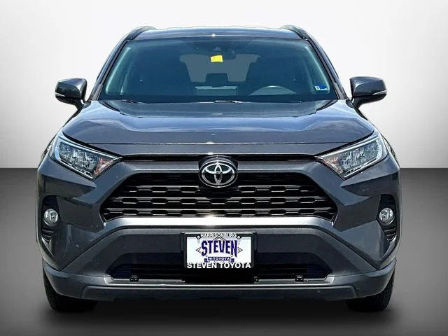 Used 2020 Gray Toyota XLE image 2