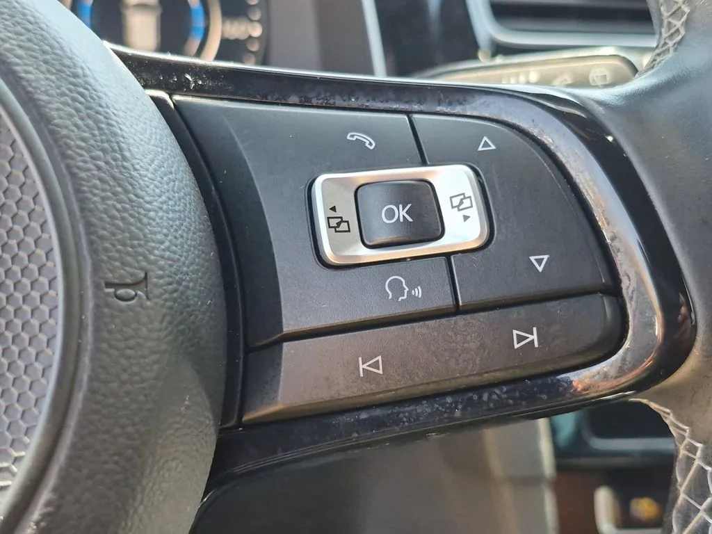 Used 2018  Volkswagen DCC & Navigation 4Motion image 18
