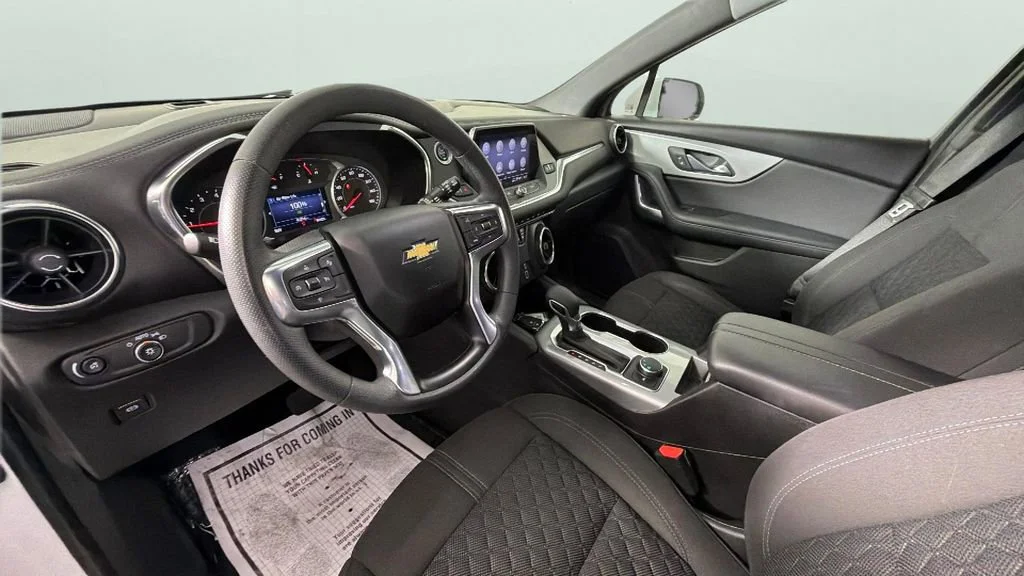 Used 2022 Summit White Chevrolet 2LT image 18
