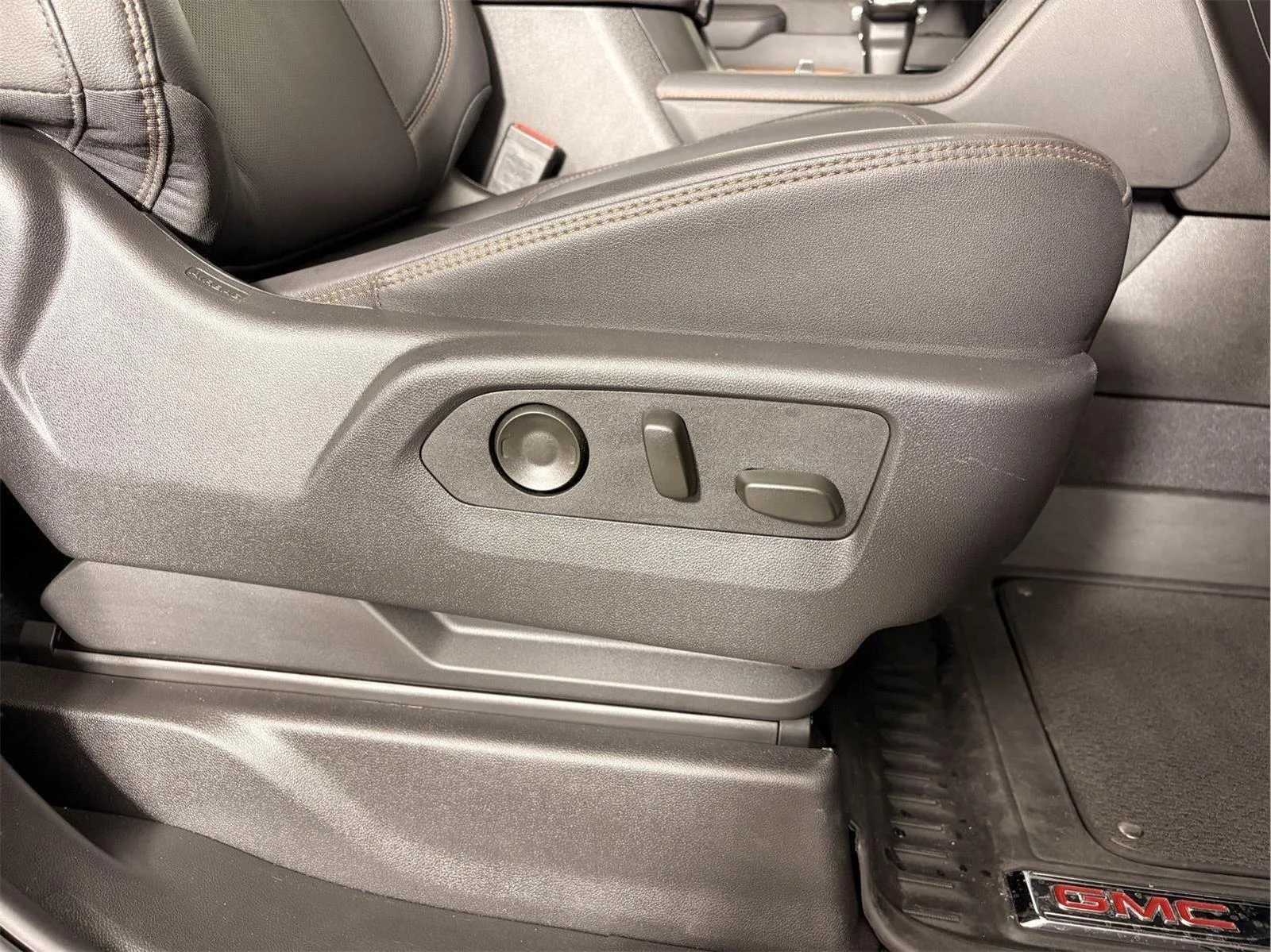 Used 2026 Onyx Black GMC AT4 image 25