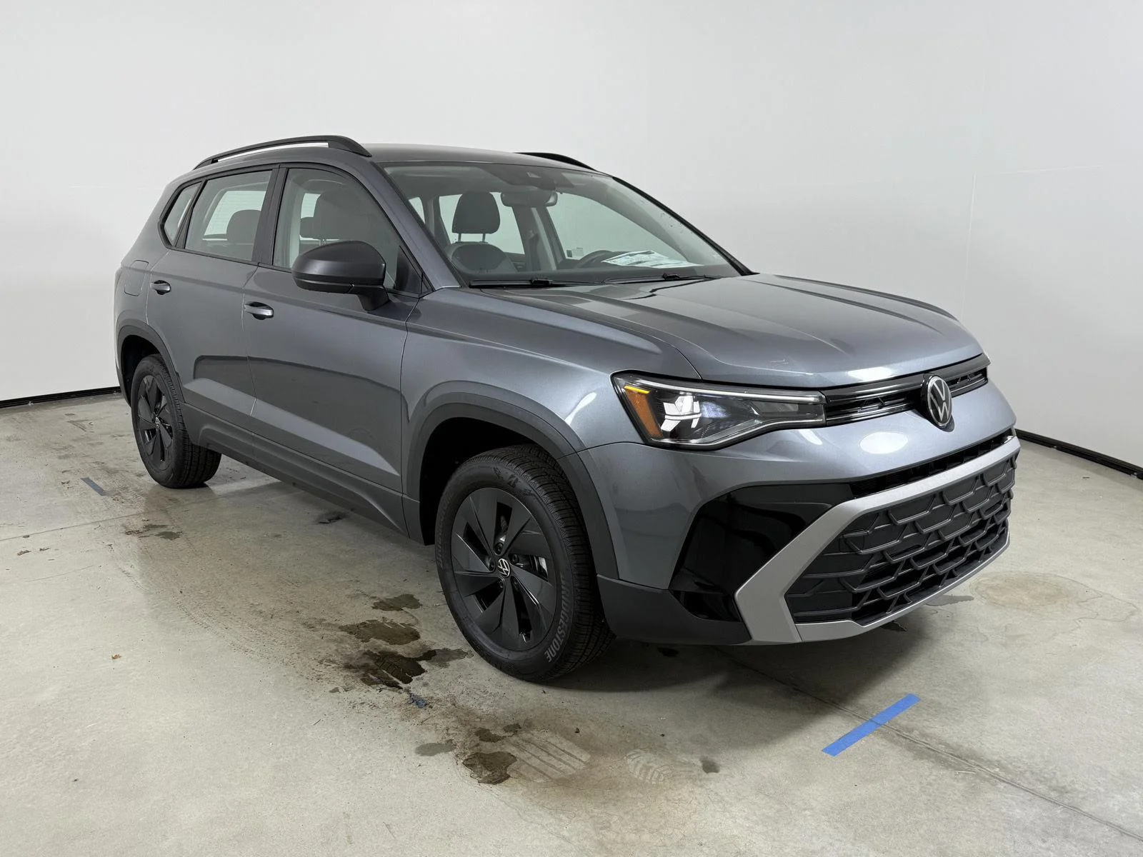 New 2027 Platinum Gray Metallic Volkswagen S image 3