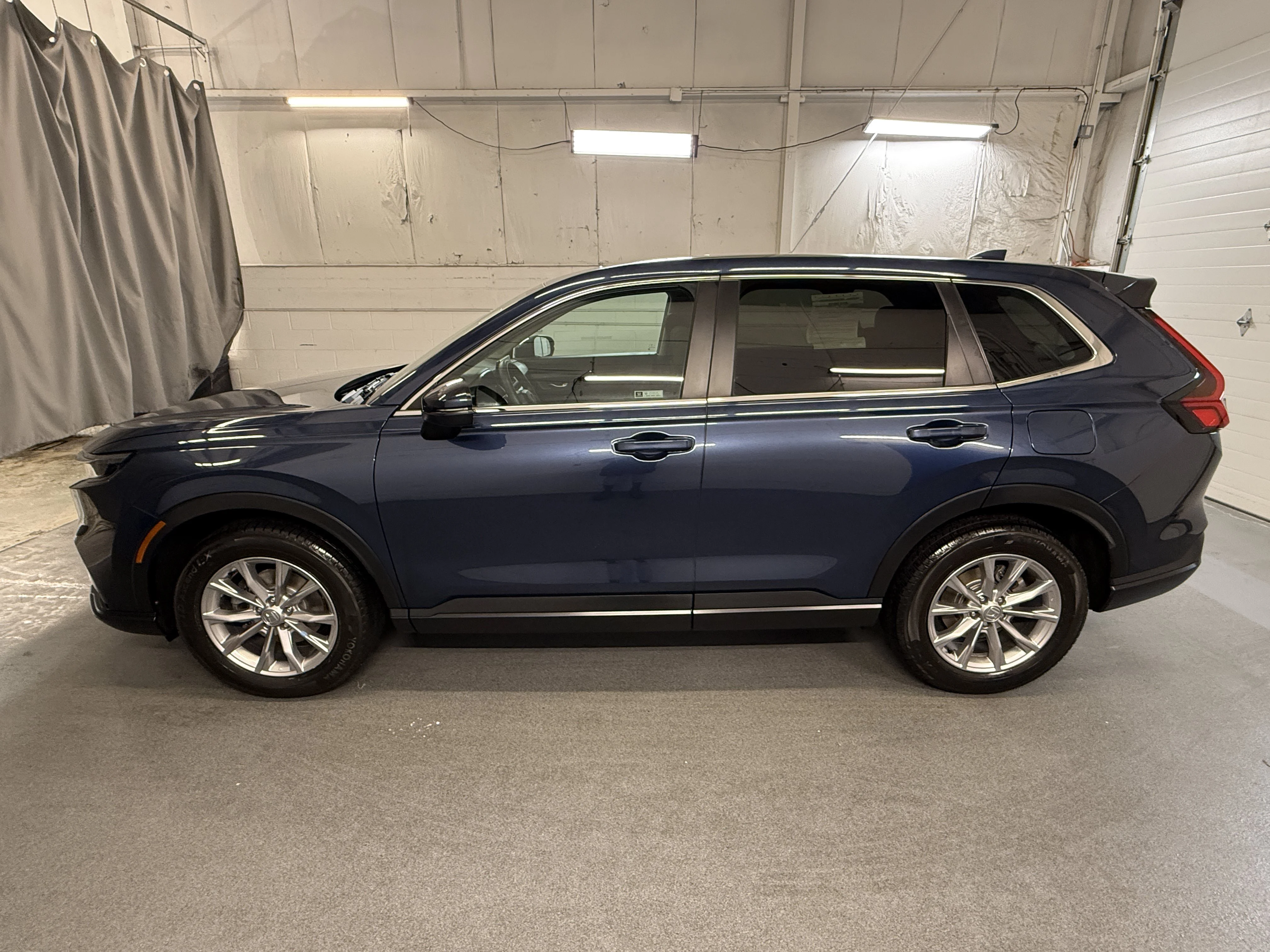 Certified Used 2023 Still Night Pearl Honda EX image 5