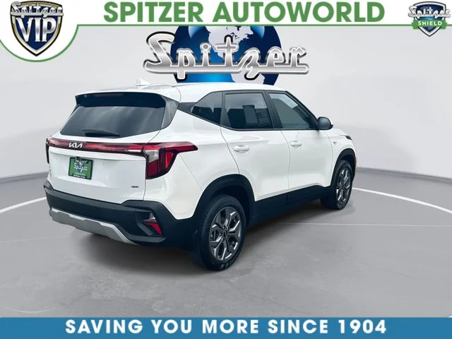 Used 2024 White Kia LX image 9