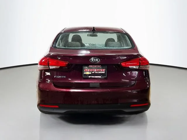Used 2018  Kia LX image 7