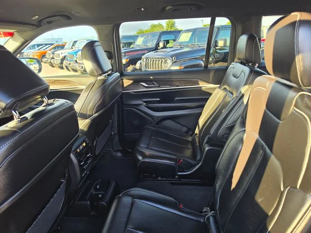 Used 2025 White Jeep Limited image 11