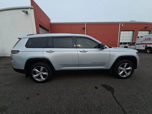 Used 2021 Silver Jeep Limited image 11