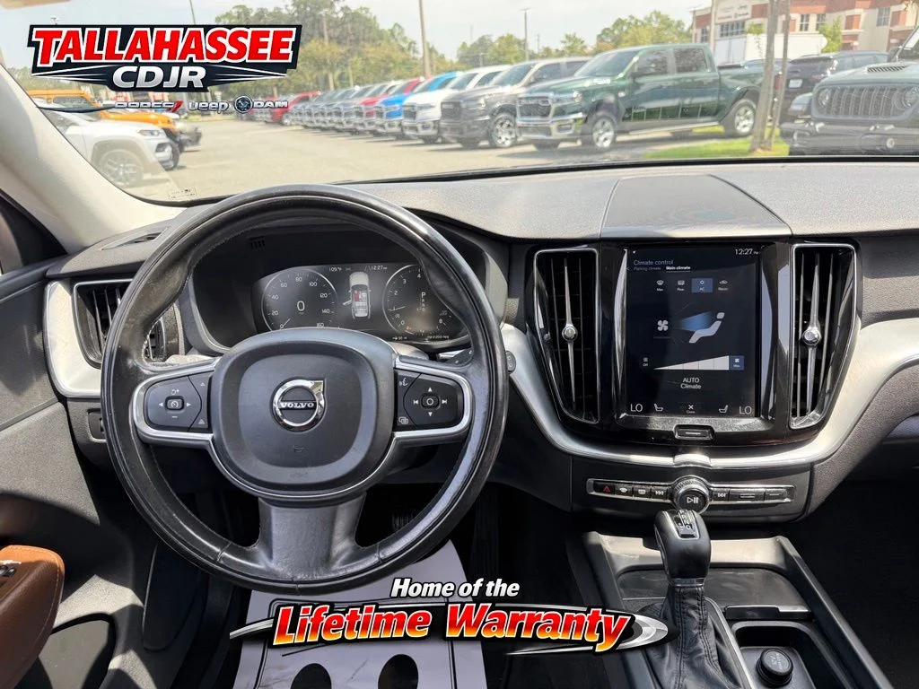 Used 2018 Gray Metallic Volvo T5 Momentum image 31