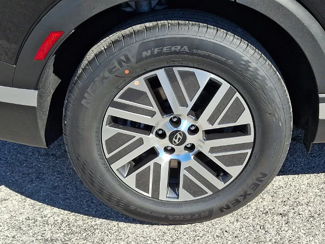 New 2027 Black Hyundai SEL Premium image 6
