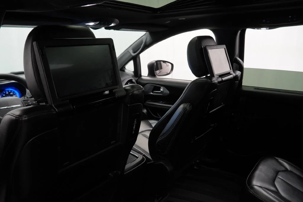 Used 2023 Black Chrysler Touring L image 4