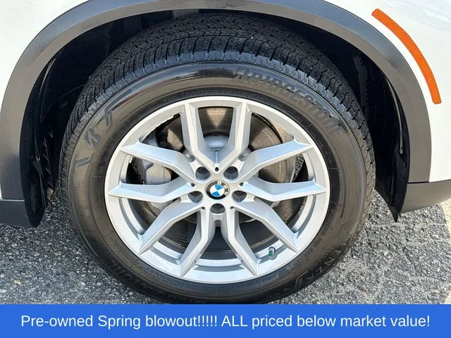 Used 2020 Black BMW xDrive40i image 12