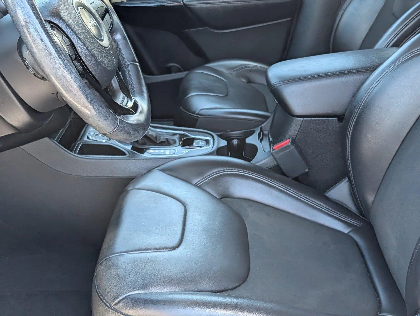 Used 2021 Bright White Clearcoat Jeep Altitude image 10