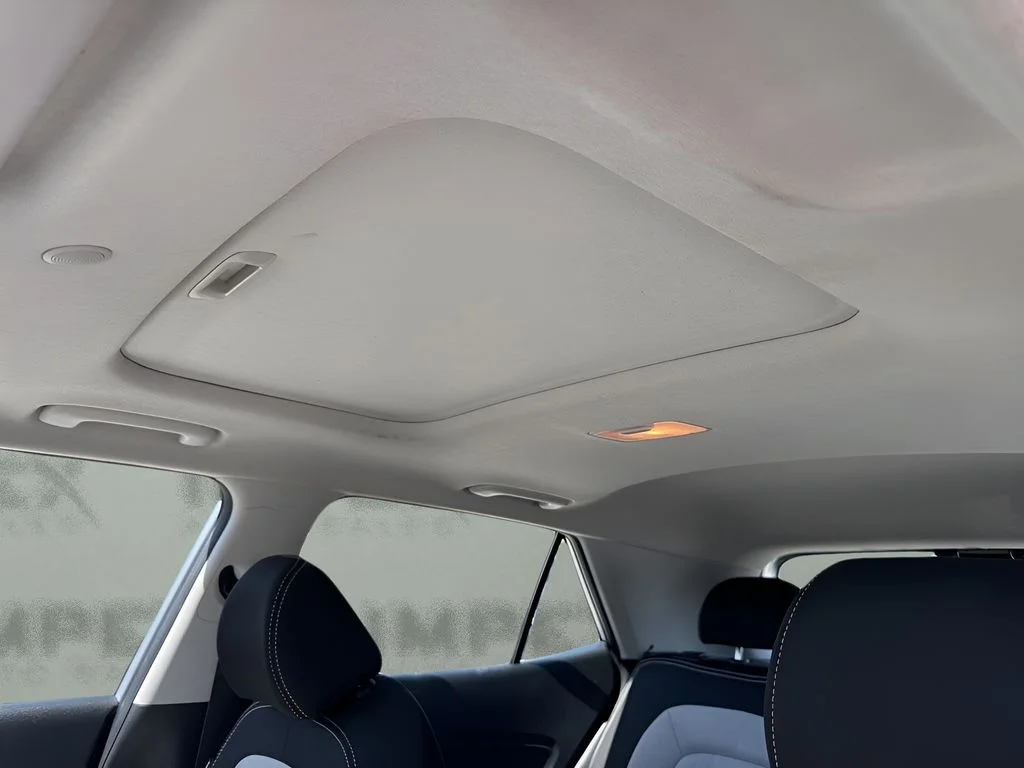 Used 2025 Silver Hyundai SEL image 11