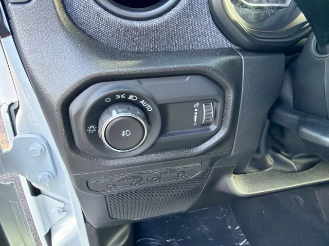 New 2026 White/off-white Jeep  image 11