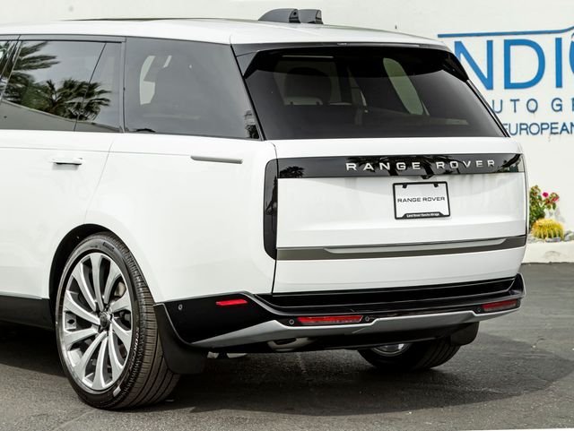 New 2026 Ostuni Pearl White LAND ROVER SE 7 Seats image 10