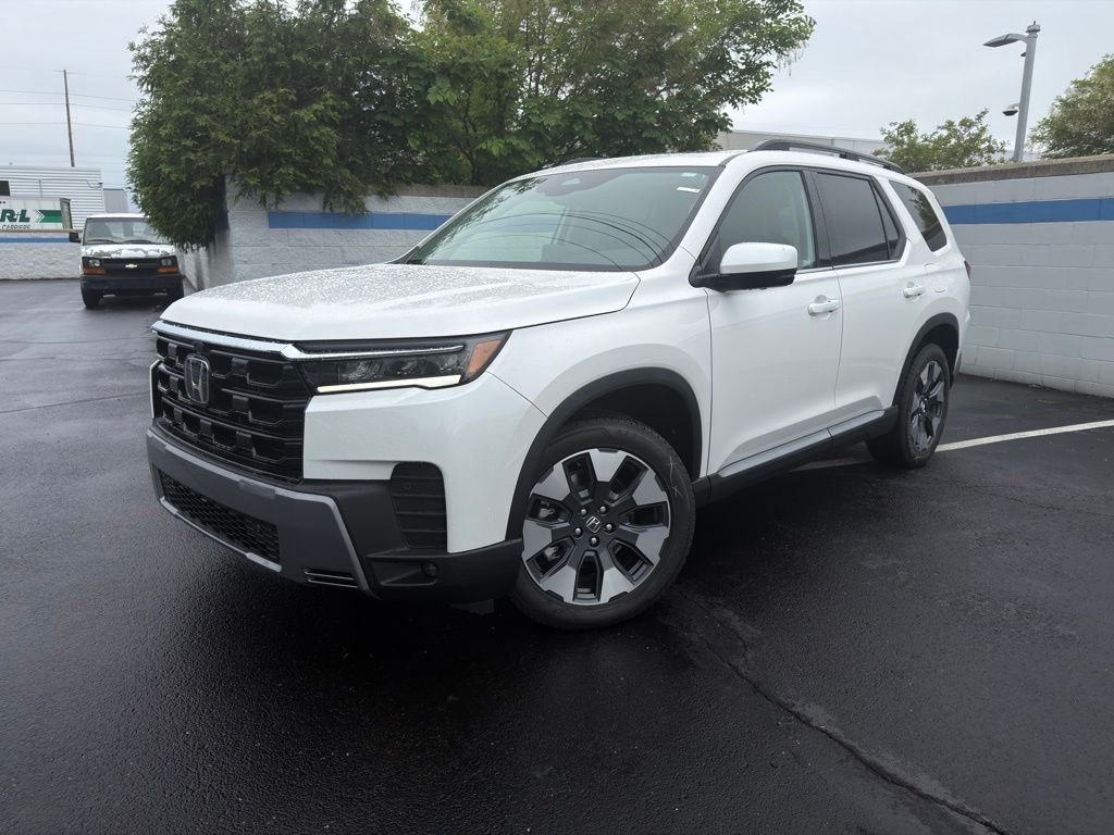 2026 Honda Pilot Touring AWD's photo