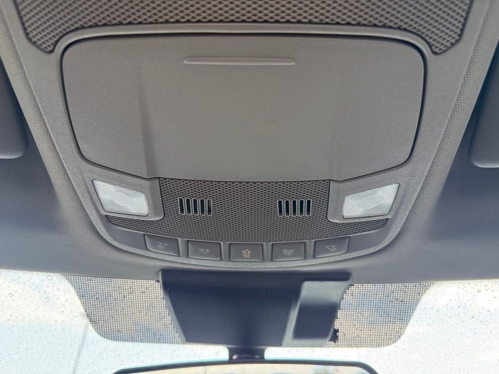 Used 2022 White Ford XL image 26