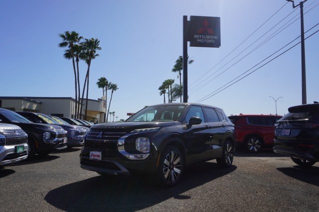 2026 Mitsubishi Outlander SE FWD's photo