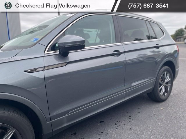 Used 2022 Platinum Gray Metallic Volkswagen 2.0T SE image 3