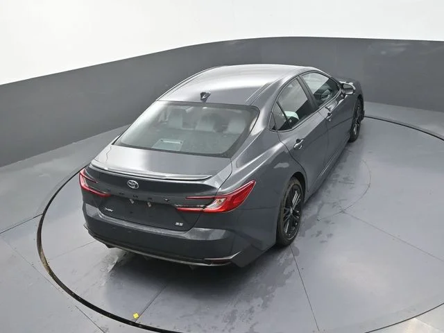 Used 2025  Toyota SE image 28