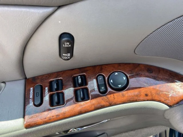 Used 2000 Green Buick Base image 12