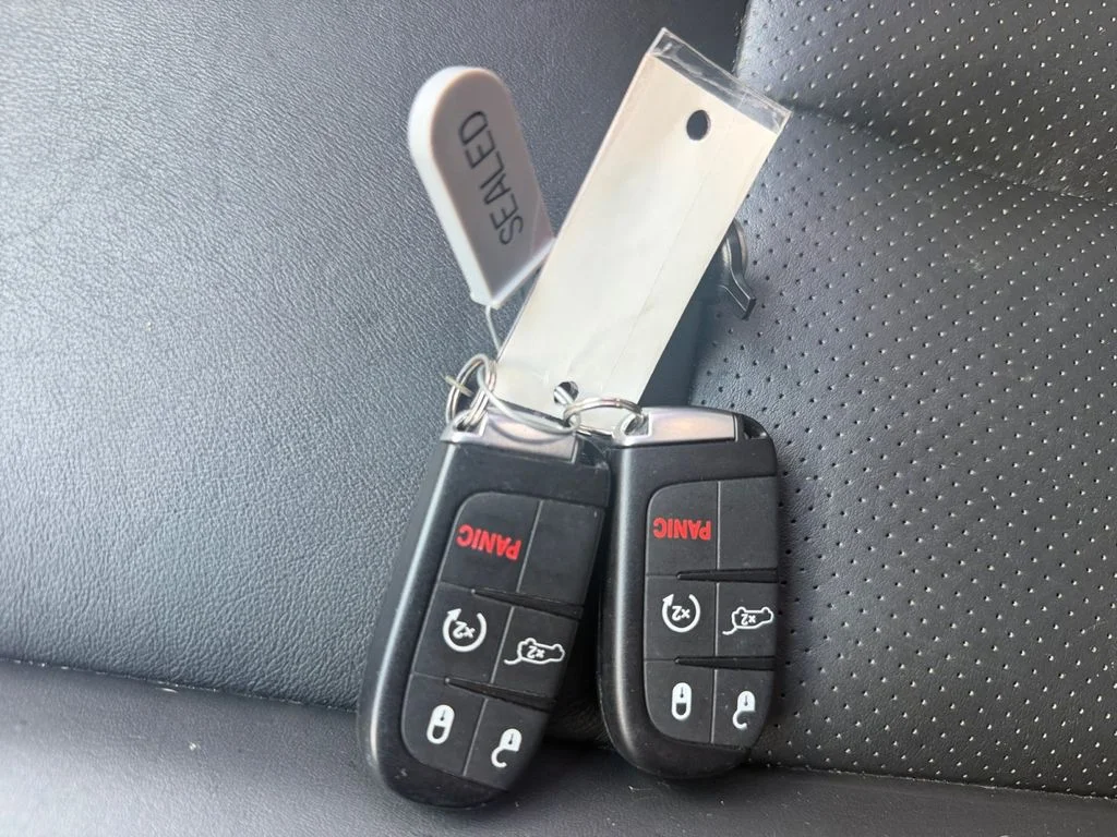 Used 2015 Silver Dodge R/T image 33