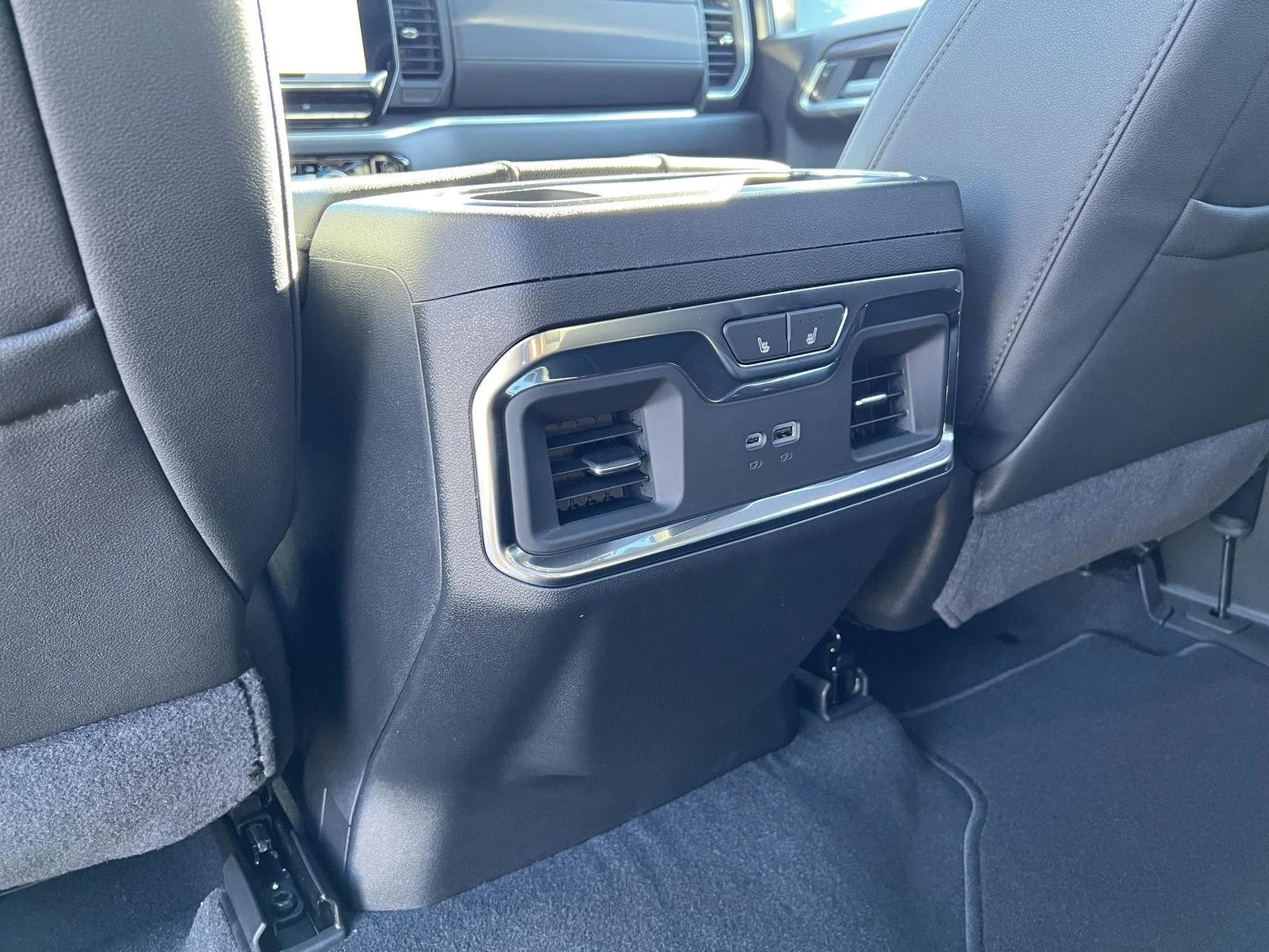 2026 GMC Sierra 1500 SLT - Photo 33