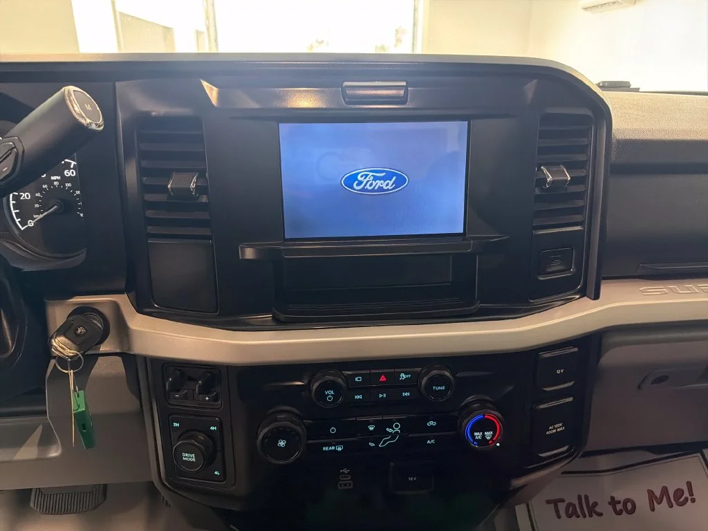 Used 2025 Gray Ford XLT image 15