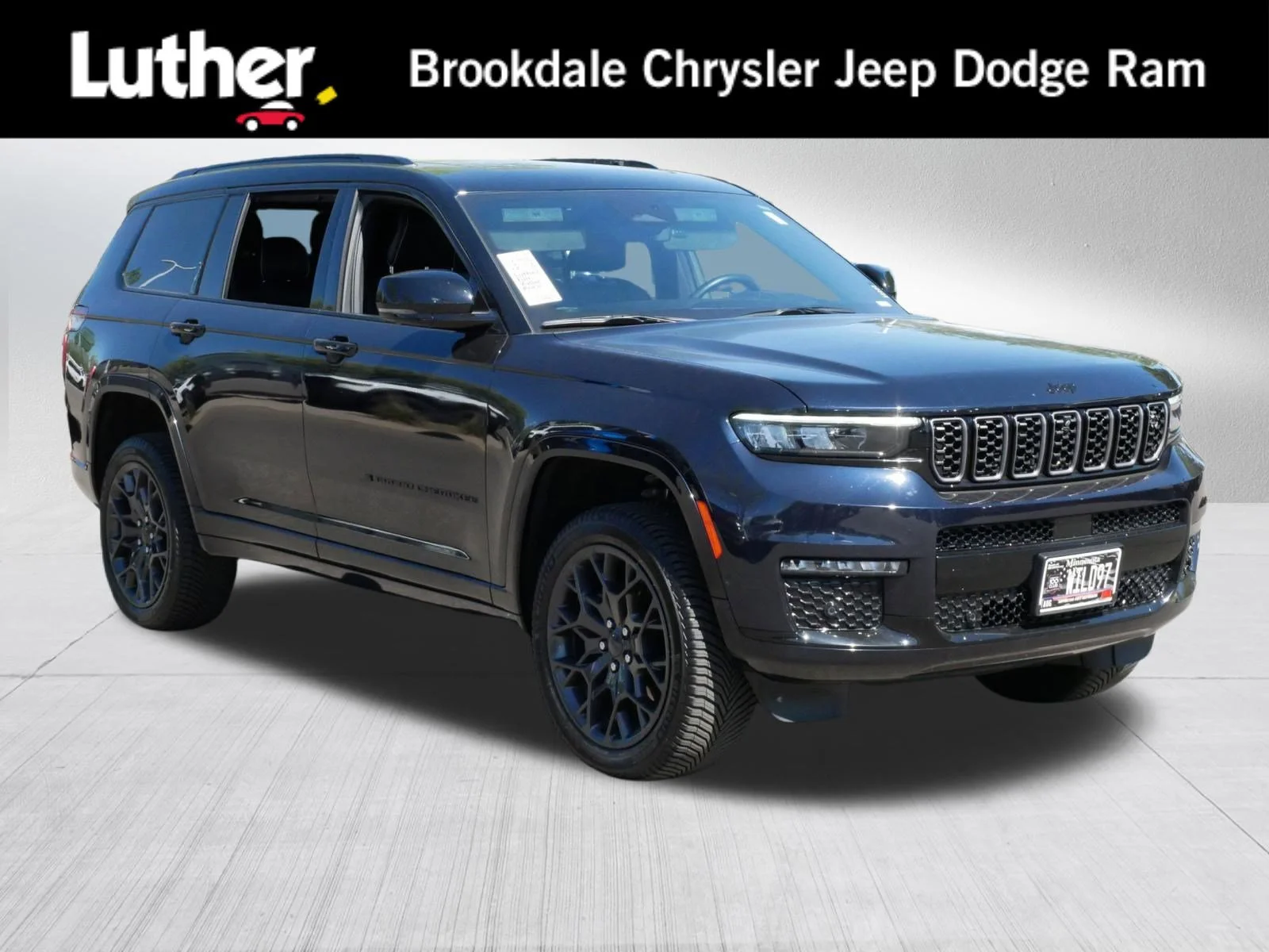 2023 Jeep Grand Cherokee L Summit Reserve 4x4's photo