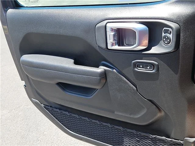 Used 2025 Gray Jeep Rubicon 4x4 image 13