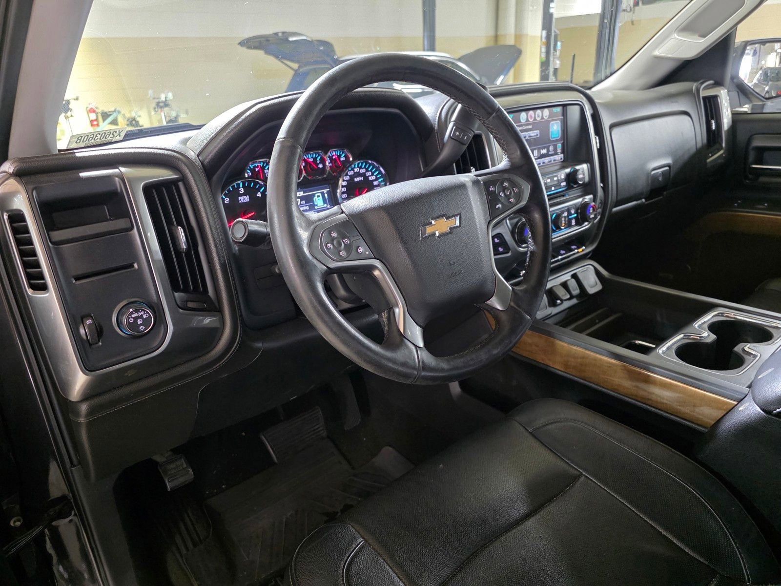 Used 2016 TUNGSTEN METALLIC Chevrolet LTZ image 17