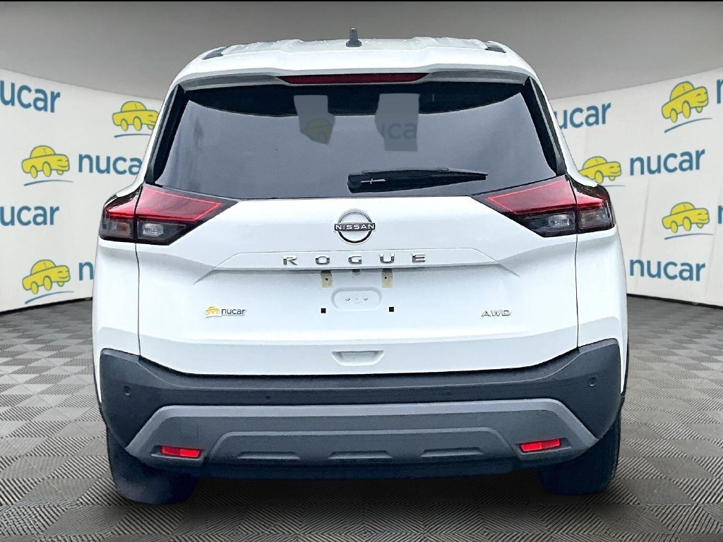 Used 2023 Glacier White Nissan S image 4