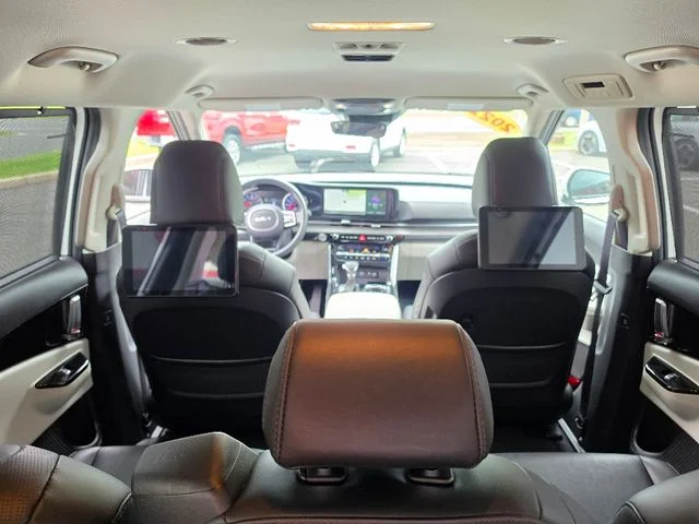 Used 2022 White Kia SX image 19