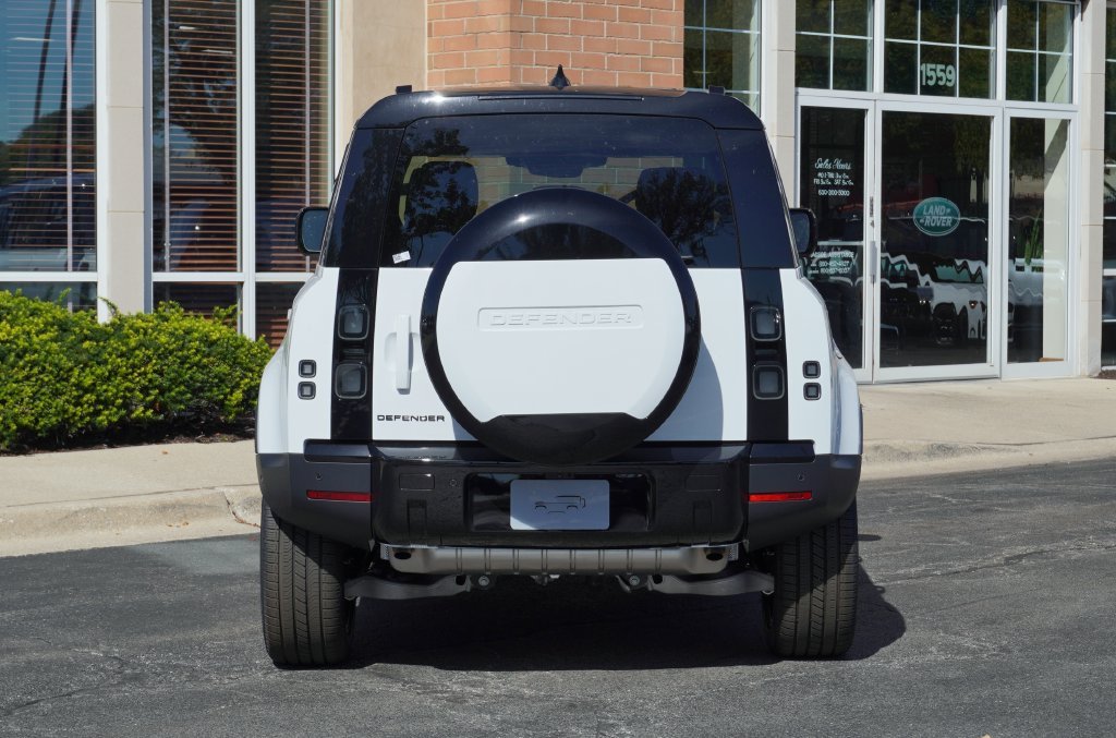 New 2026 Fuji White Land Rover S image 5