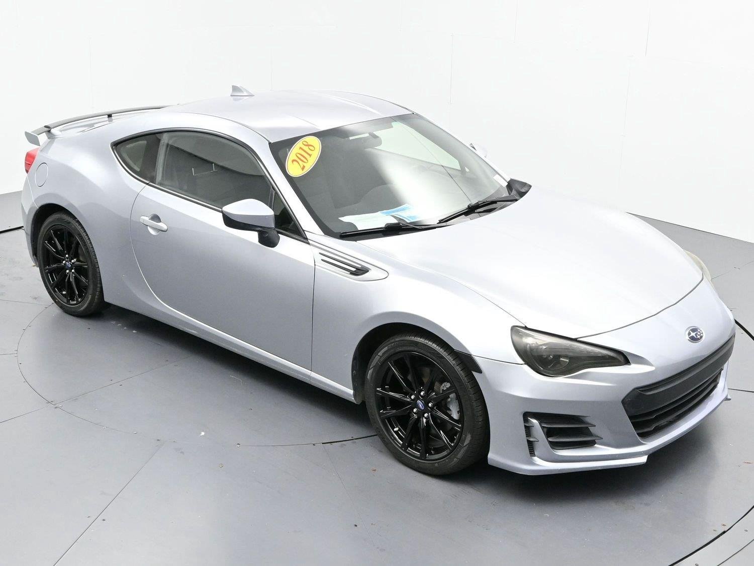 Used 2018  Subaru Premium image 29