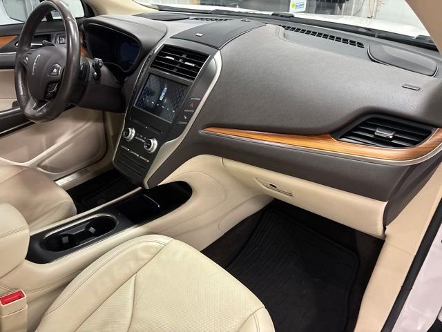 Used 2016 White Lincoln Reserve image 33