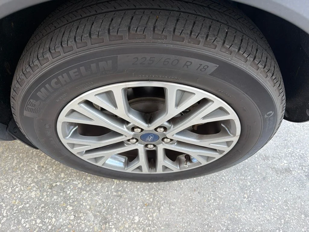Used 2022 Blue Ford SEL image 12
