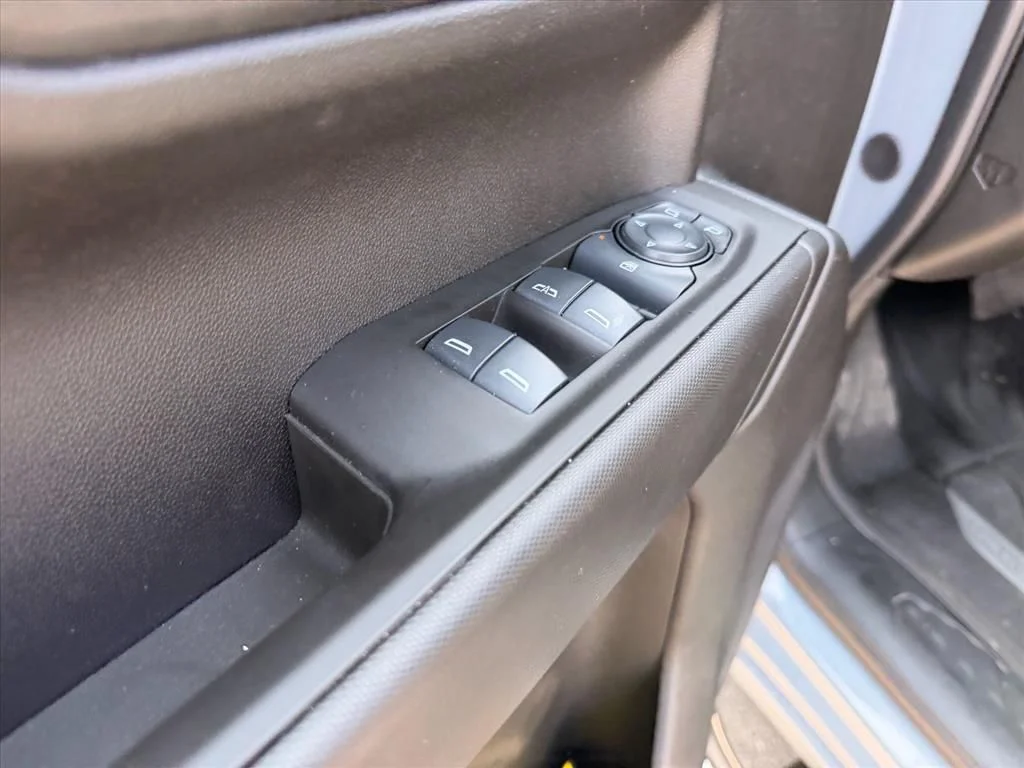 Used 2025 Gray Chevrolet Custom image 21
