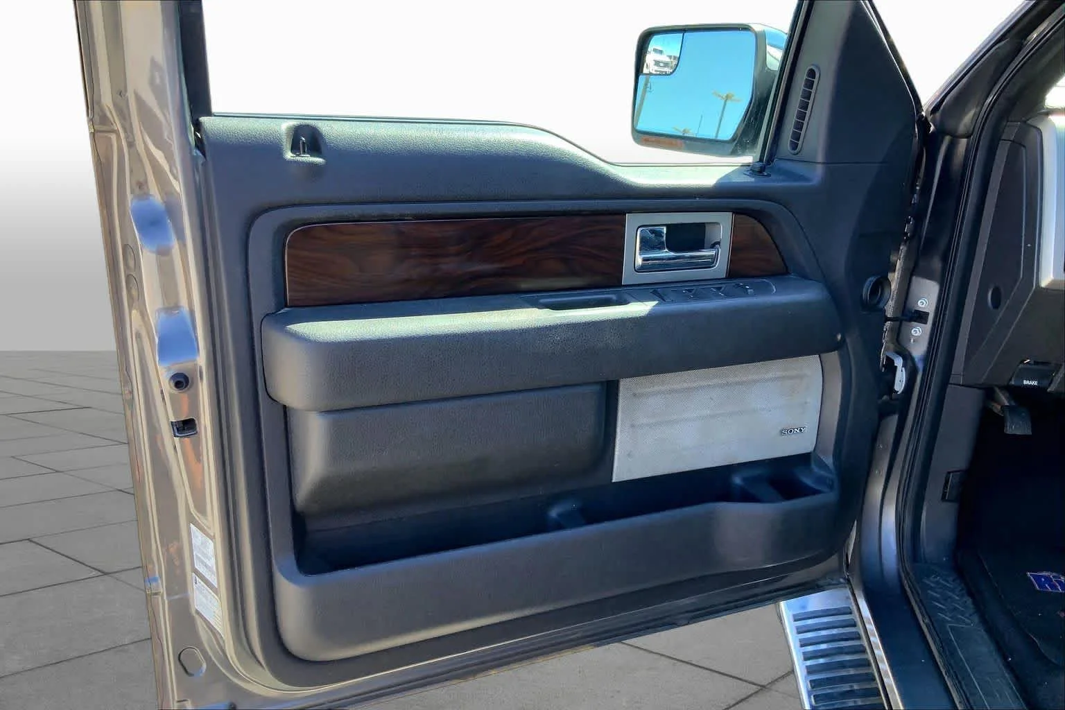 Used 2012 Sterling Gray Metallic Ford Lariat image 20