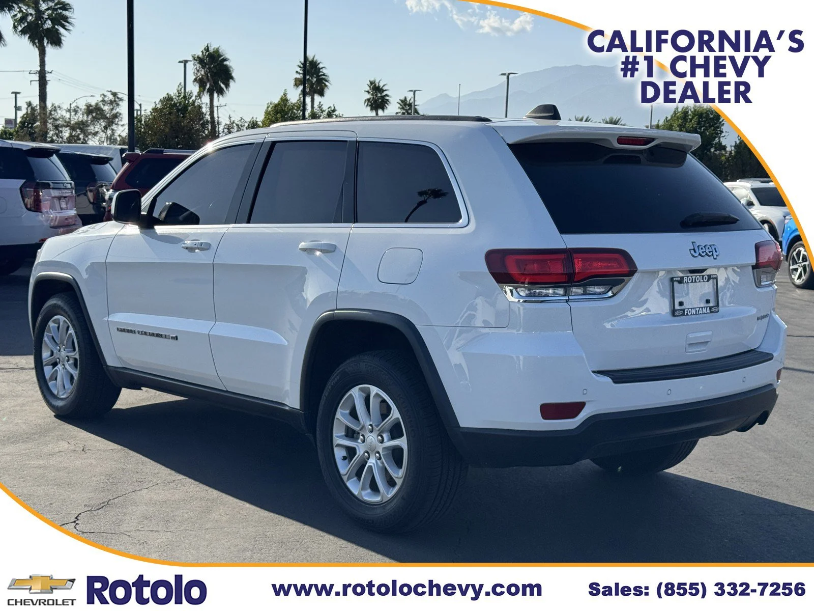 Used 2022 Bright White Clearcoat Jeep Laredo E image 4
