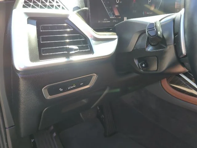Used 2025 Black BMW xDrive40i image 12