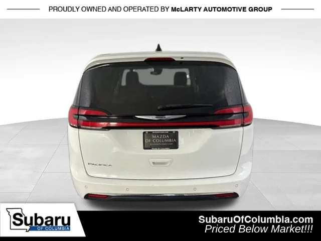 Used 2023 White Chrysler Touring L image 9