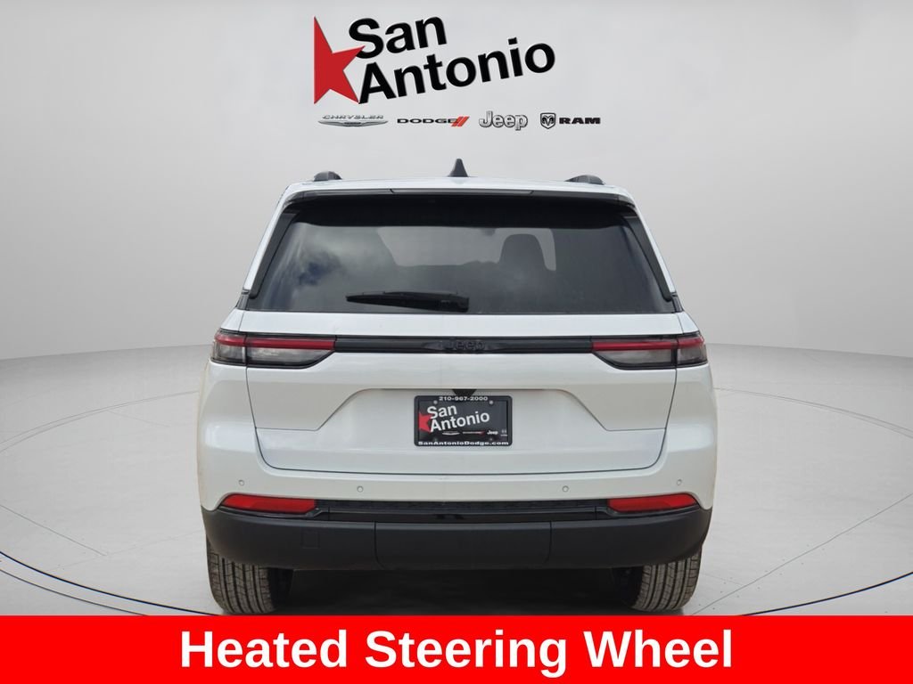 New 2025 Bright White Clear-Coat Exterior Paint Jeep Altitude X image 13