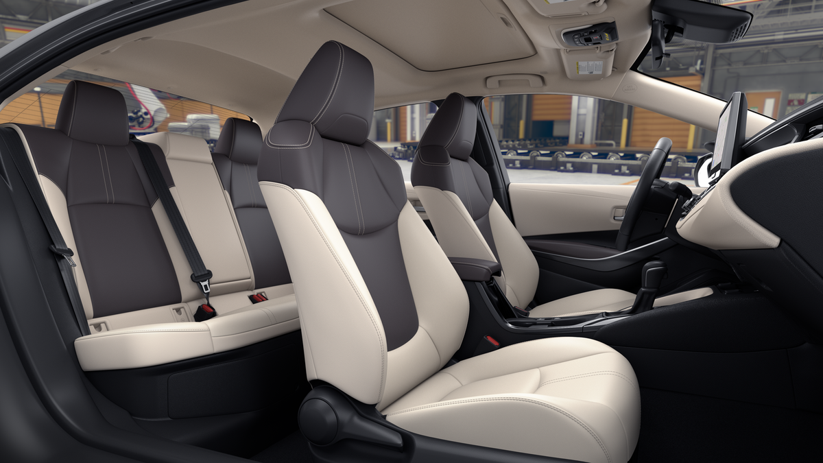 New 2027 Classic Silver Metallic Toyota Hybrid XLE image 20